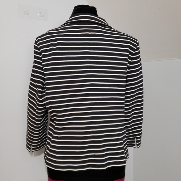 Nina McLemore Black and White Striped Open Blazer - Picture 3 of 8